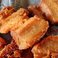 อั๊ยยะหมูทอด639 ทอดใหม่สดร้อนทุกเมนู อร่อยสะเด็ดน้ำมัน"