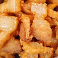 อั๊ยยะหมูทอด639 ทอดใหม่สดร้อนทุกเมนู อร่อยสะเด็ดน้ำมัน"