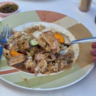 ข้าวหมูแดงหมูกรอบ หงษ์หยก