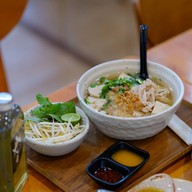 เมนูของร้าน LELE by le mai anh อาร์เอสยูทาวเวอร์