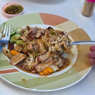 ข้าวหมูแดงหมูกรอบ หงษ์หยก