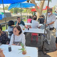 ข้าวหมูแดงหมูกรอบ หงษ์หยก