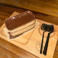 THE TIRAMISU LAB ขนมเค้ก โฮมเมด สูตรออริจินัลจากอิตาลี เครื่องดืมเย็น กาแฟ The Tiramisu Lab Sukhumvit13