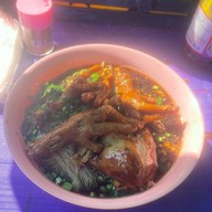 เมนูของร้าน ก๋วยเตี๋ยวไก่ สุขุมวิท 31