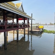 เรือนไทยกุ้งเผา วัดเชิงเลน