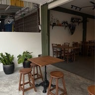 ชาม CHARM Bistro & Restaurant