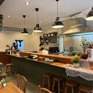 ชาม CHARM Bistro & Restaurant