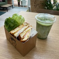 ไลท์ มินิท โฮม คาเฟ่ ไลท์ มินิท โฮม คาเฟ่