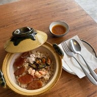 ชาม CHARM Bistro & Restaurant