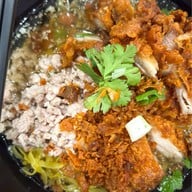 เมนูของร้าน ลุงเลื่อน ต้นตำหรับก๋วยเตี๋ยวไก่โบราณ ห้วยขวาง ต้นตำหรับ