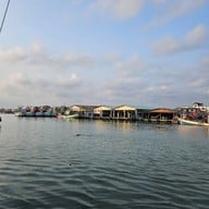 บรรยากาศ Laemcharoen Seafood (แหลมเจริญซีฟู้ด) ระยอง