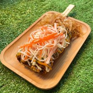 Mr.YAKI พิซซ่าญี่ปุ่นเสียบไม้ ตลาดกรีนเวลล็อก D4
