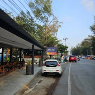 หน้าร้าน Laemcharoen Seafood ระยอง