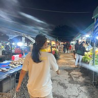 ตลาดแม่ทองดี