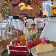 จอมหอม คาเฟ่ ราชพฤกษ์