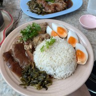 เมนูของร้าน นิวเพ็ญจันทร์โภชนา เชียงใหม่