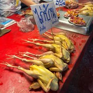 ตลาดแม่ทองดี