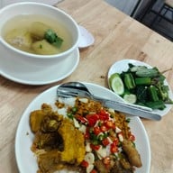 ข้าวราดแกงพริกแกงใต้