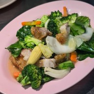 ต้มยำ /ตามสั่ง ทุกอย่าง 40 ปากซอยท่าดินแดง 10