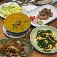Yoong Khao Hom แอมพาร์ค จุฬา