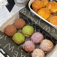 แมวเป็นของเหลว ขนม ชูครีม ชานม โกโก้ กาแฟ นมเผือก น้ำส้ม แมวเป็นของเหลว