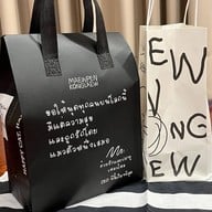 แมวเป็นของเหลว ขนม ชูครีม ชานม โกโก้ กาแฟ นมเผือก น้ำส้ม แมวเป็นของเหลว