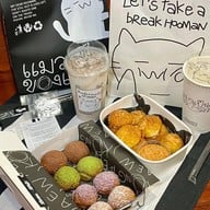 แมวเป็นของเหลว ขนม ชูครีม ชานม โกโก้ กาแฟ นมเผือก น้ำส้ม แมวเป็นของเหลว