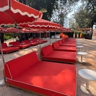 The Standard, Pattaya Na Jomtien