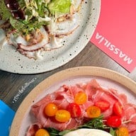 เมนูของร้าน Pizza Massilia ร่วมฤดี