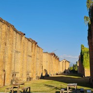 โรงบ่มปัวคาเฟ่แอนด์อีทเทอรี่