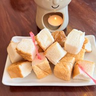 อิ่มอุ่น ณ พัทยา อิ่มอุ่น ณ พัทยา