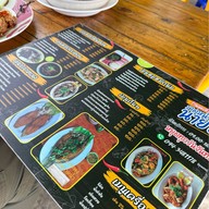 ร้านมุมลับราดหน้านายซอ