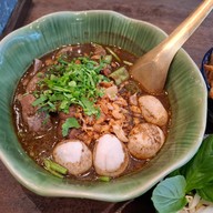 ThongSmith Central Embassy ชั้น 5