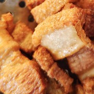 อั๊ยยะหมูทอด639 ทอดใหม่สดร้อนทุกเมนู อร่อยสะเด็ดน้ำมัน"