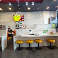 บรรยากาศ Gold Curry เดอะเรส แอเรีย ประชาชื่น