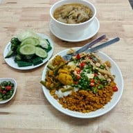 ข้าวราดแกงพริกแกงใต้