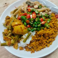 ข้าวราดแกงพริกแกงใต้