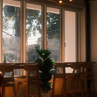 Curve Coffee & Bar