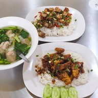 ⭐️ สมใจหมูกรอบ ⭐️ - กะเพรา กะเพราถาด ตำเส้นเล็ก ลาบ ยำ ข้าวหมูแดง หมูทอด ไก่ทอด เกาเหลา ต้มเลือดหมู ตามสั่ง เกี๊ยว บะหมี่หมูแดง หมูแดง หมูกรอบ ต้มยำ แซ่บ ขาหมู หม่าล่า คั่วพริกเกลือ หม้อไฟ มาม่า ต้มยำหม้อไฟ สุขสวัสดิ์ จัสฟู้ดสุขสวัสดิ์