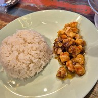 กะเพราขุนช้าง สุขุมวิท 16