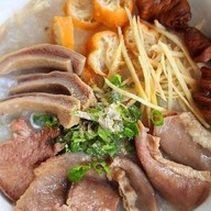 โจ๊กเครื่องในหมูรวม&สเต๊กหมูทอดข้าวผัดร้านคอฟฟี่วิธเลิฟ♥️ ร้านคอฟฟี่วิธเลิฟ♥️