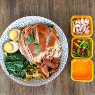 ขาหมูคนวัง (ฅ) ม.รามคำแหง 2