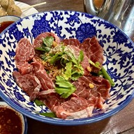 เมนูของร้าน มังกรเนื้อตุ๋น ก๋วยเตี๋ยวเนื้อตุ๋น-หมูตุ๋น