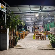 หน้าร้าน ร้านรักเเจริญ ซีฟู้ด By เชฟโจ เฮือนยายหลองเสมานคร 2