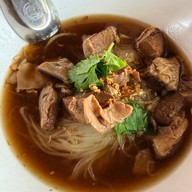 เมนูของร้าน ก๋วยเตี๋ยวรุ่งเรือง