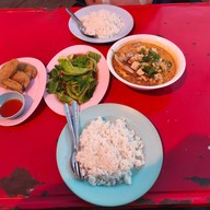 เมนูของร้าน ต้มยำหัวปลาเฮียอ้วน