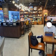 บรรยากาศ Starbucks สยามสแควร์วัน