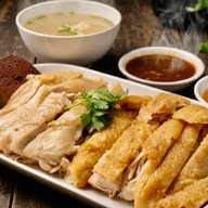 ร้านข้าวมันไก่นายเนย ตลาดสถานี BTS ช้างเอราวัณ