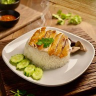 ร้านข้าวมันไก่นายเนย ตลาดสถานี BTS ช้างเอราวัณ