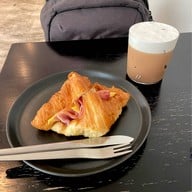 DOUBLE SLASH //  COFFEE SPACE พระราม 3